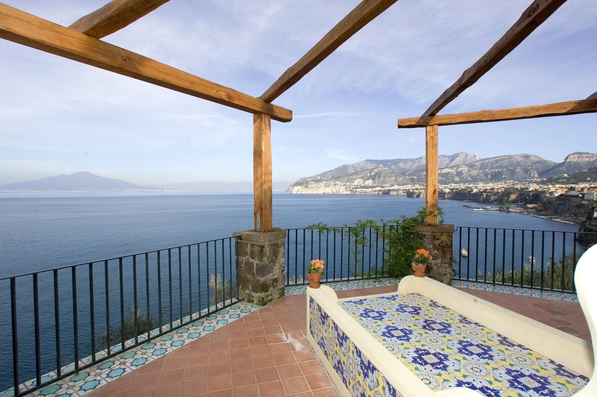 Hotel La Tonnarella Sorrento Exterior photo