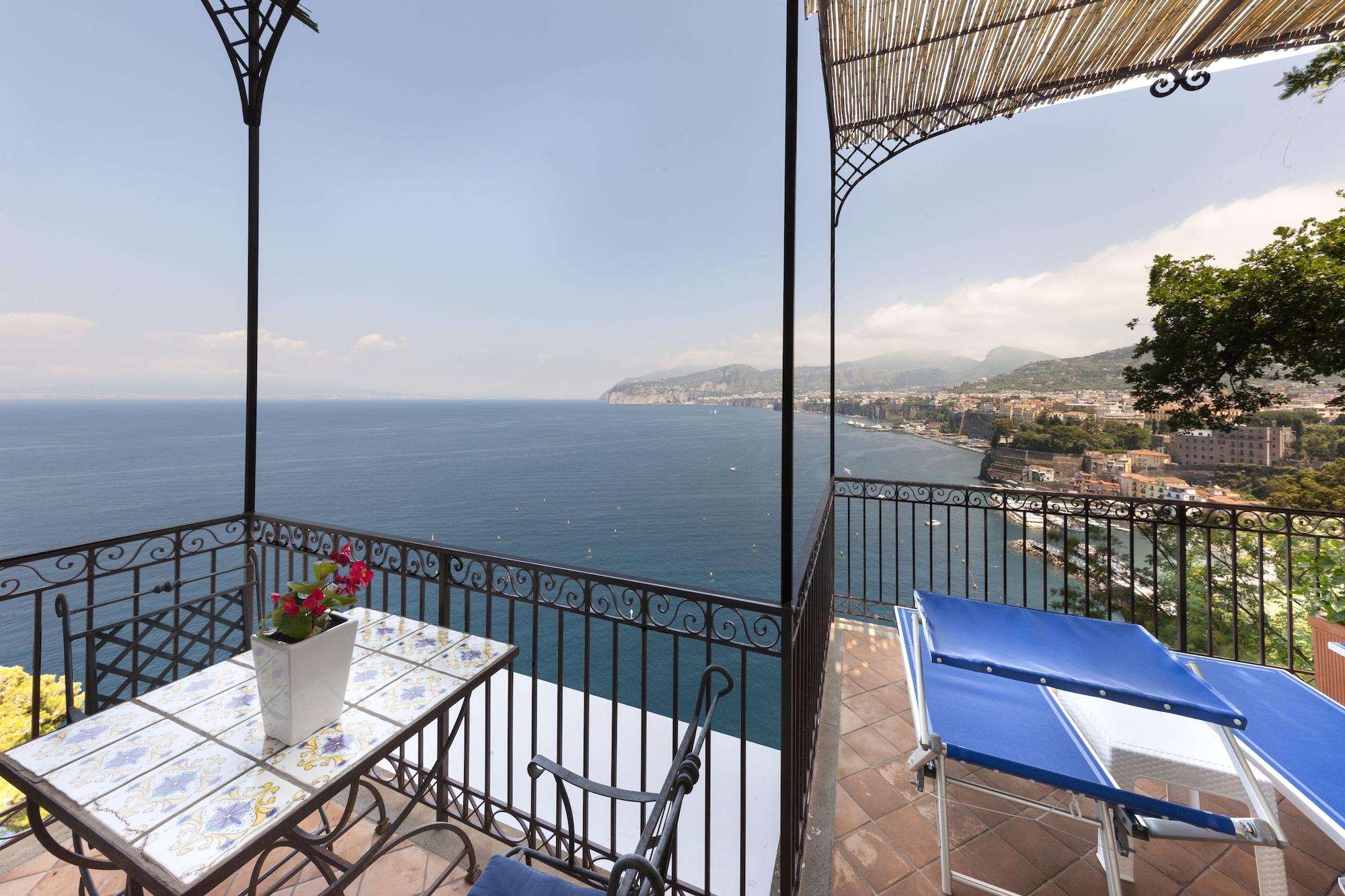 Hotel La Tonnarella Sorrento Exterior photo