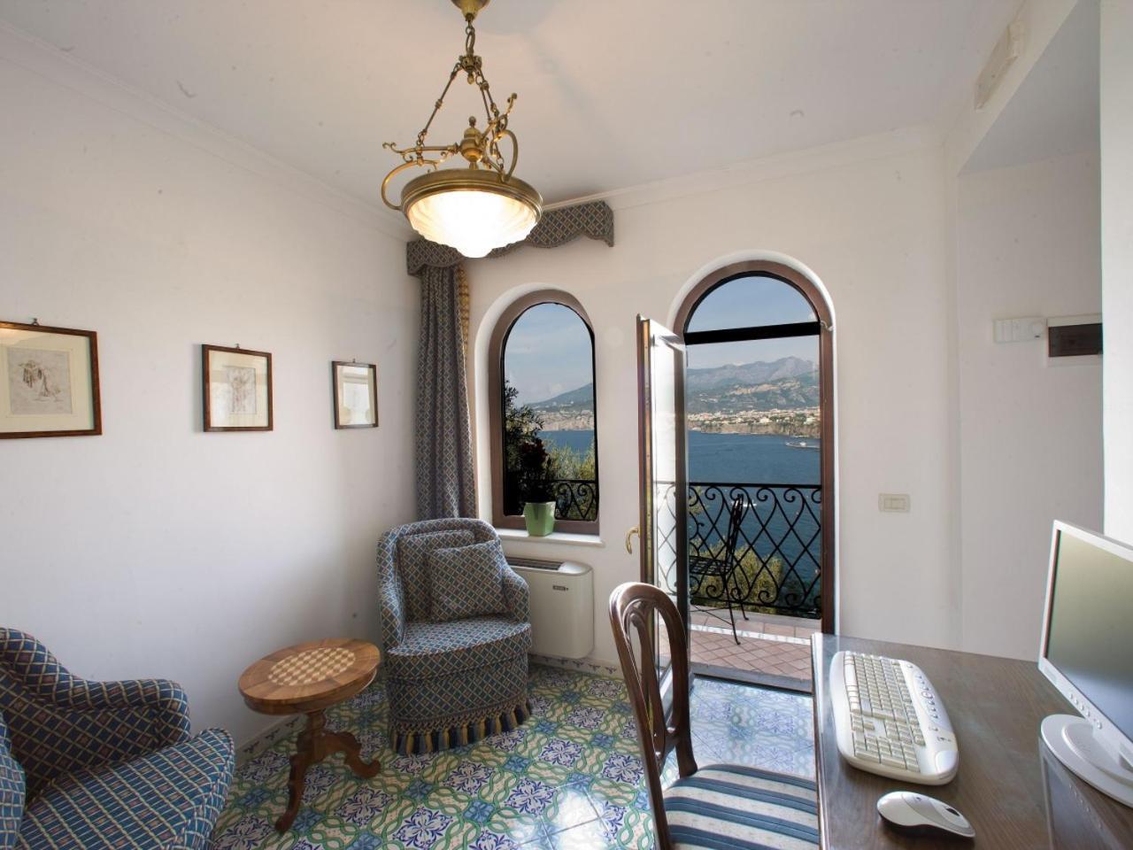 Hotel La Tonnarella Sorrento Exterior photo